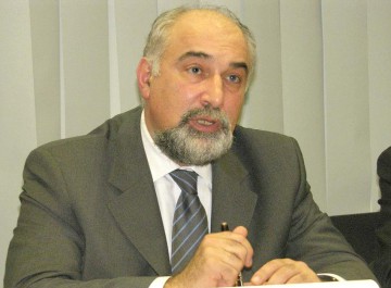 Cererile pentru începerea urmăririi penale a senatorilor Ariton și Vosganian, avizate favorabil în Comisia juridică
